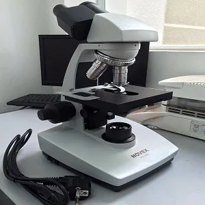 Kính hiển vi 2 mắt